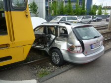 Verkehrsunfall 3, Bad Cannstatt, Neckartalstraße 