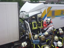 Verkehrsunfall 3, tödlich verletzter LKW-Fahrer