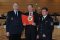Übergabe eines Malbuchs zur Brandschutzerziehung an Oberbürgermeister Dr. Wolfgang Schuster